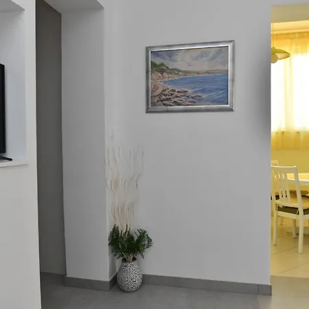 A 1 W Terrace 1 Min Walk To The *