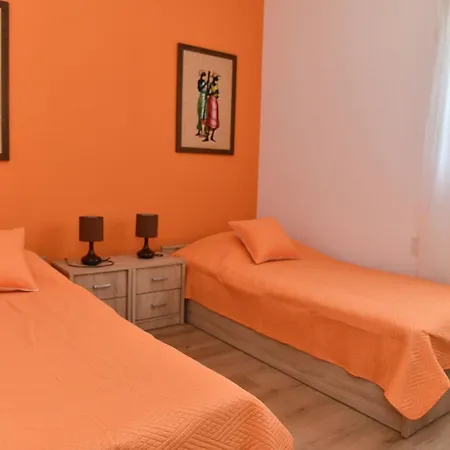 A 1 W Terrace 1 Min Walk To The Apartment