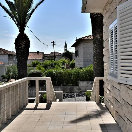A 1 W Terrace 1 Min Walk To The