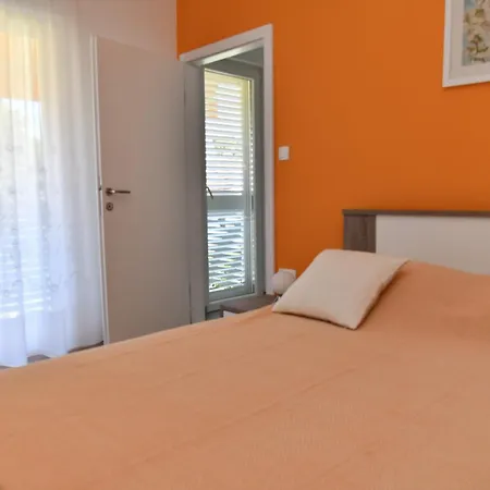 A 1 W Terrace 1 Min Walk To The Apartment