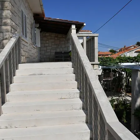 A 1 W Terrace 1 Min Walk To The Apartment Supetar