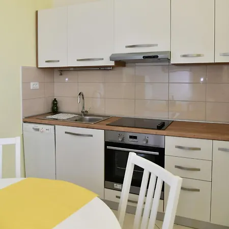A 1 W Terrace 1 Min Walk To The Apartment Supetar